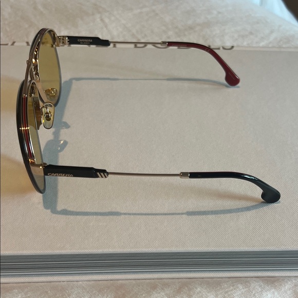 Carrera: Glory Aviator Sunglasses with Yellow Lenses - Picture 6 of 16